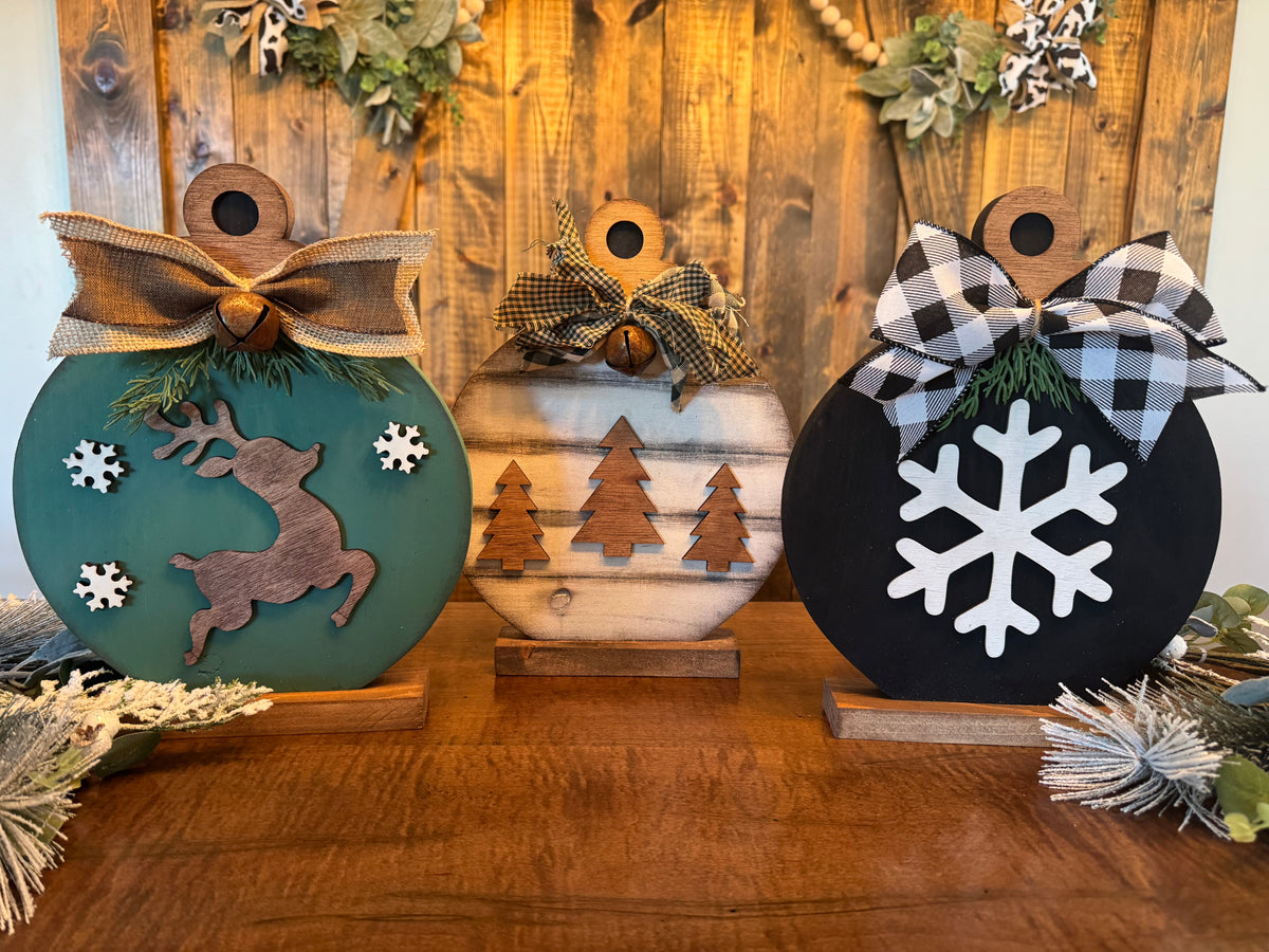 Wood standing Ornament