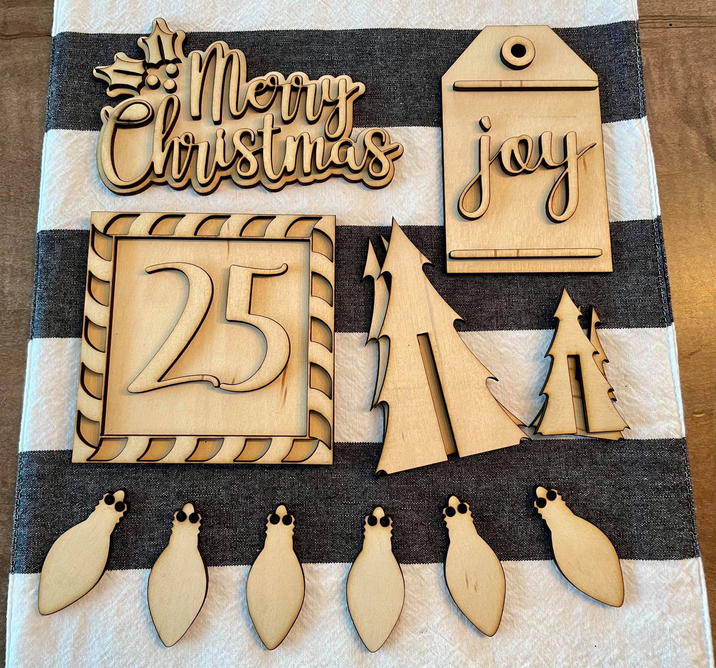3D Tiered Tray Decor - Christmas
