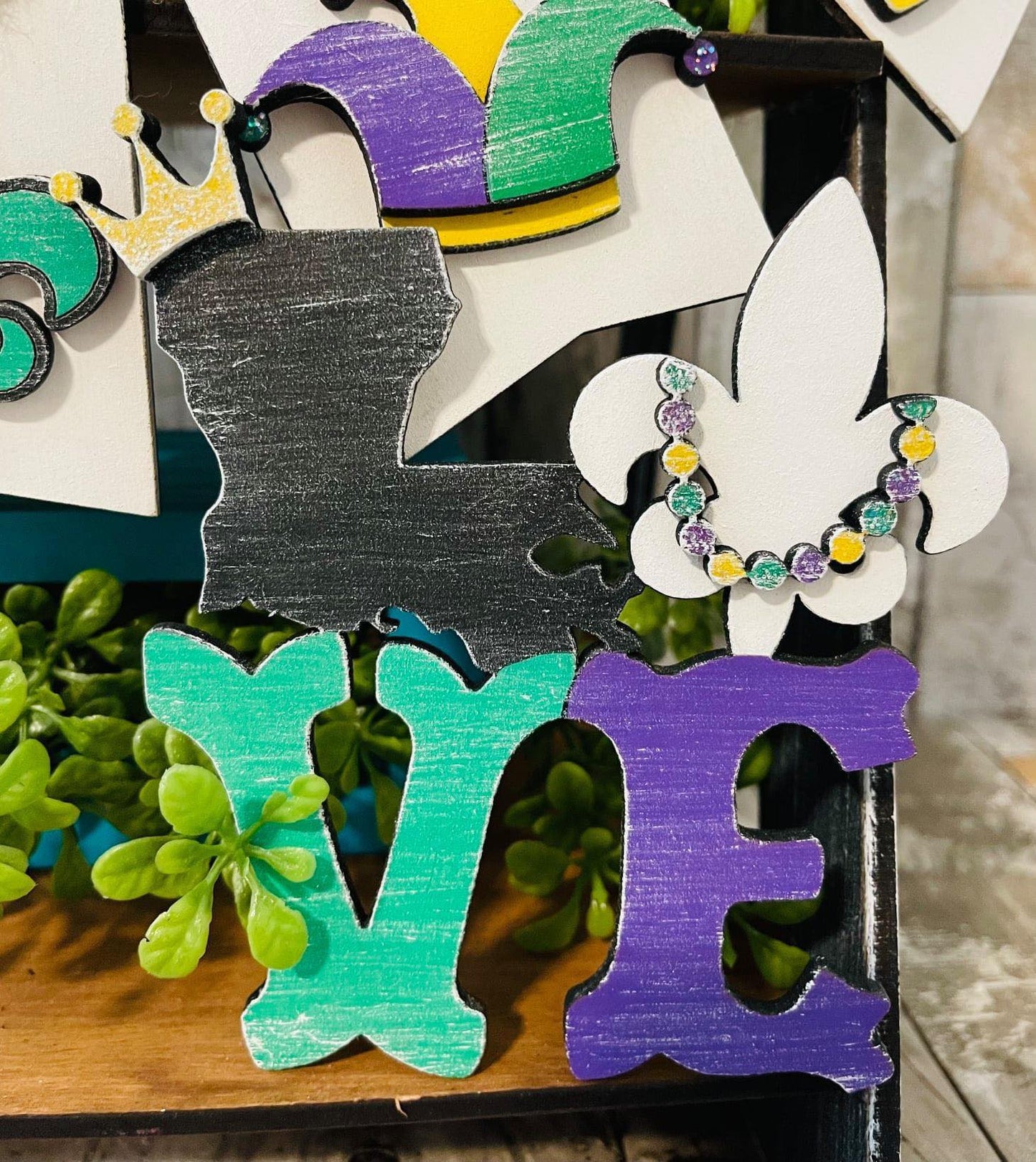 3D Tiered Tray Decor - Mardi Gras