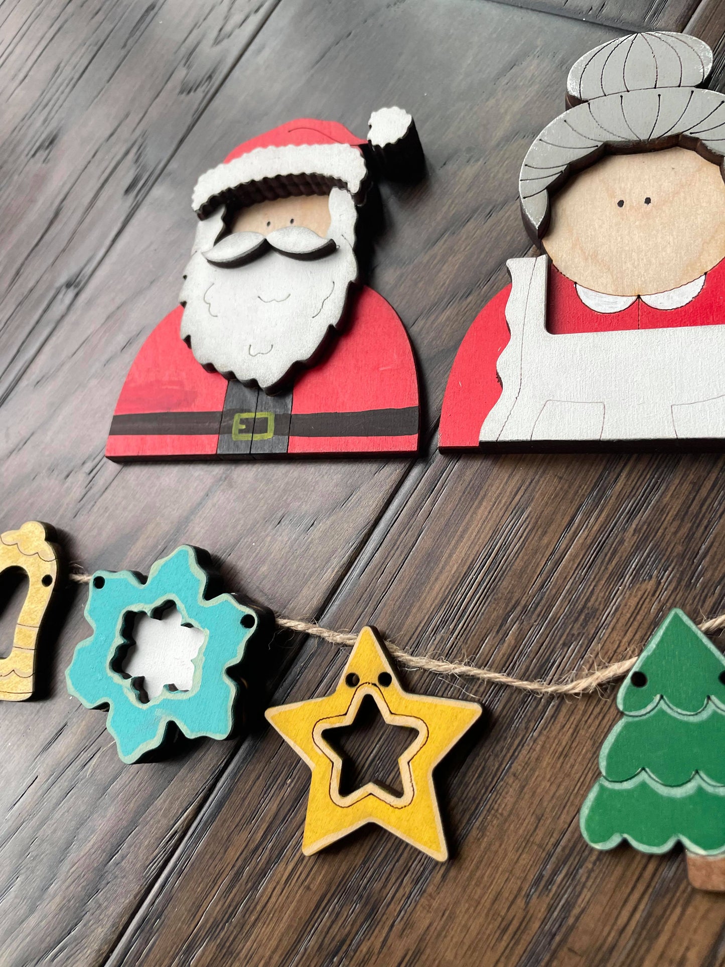 3D Tiered Tray Decor - Santa, Mrs Claus and Cookie banner