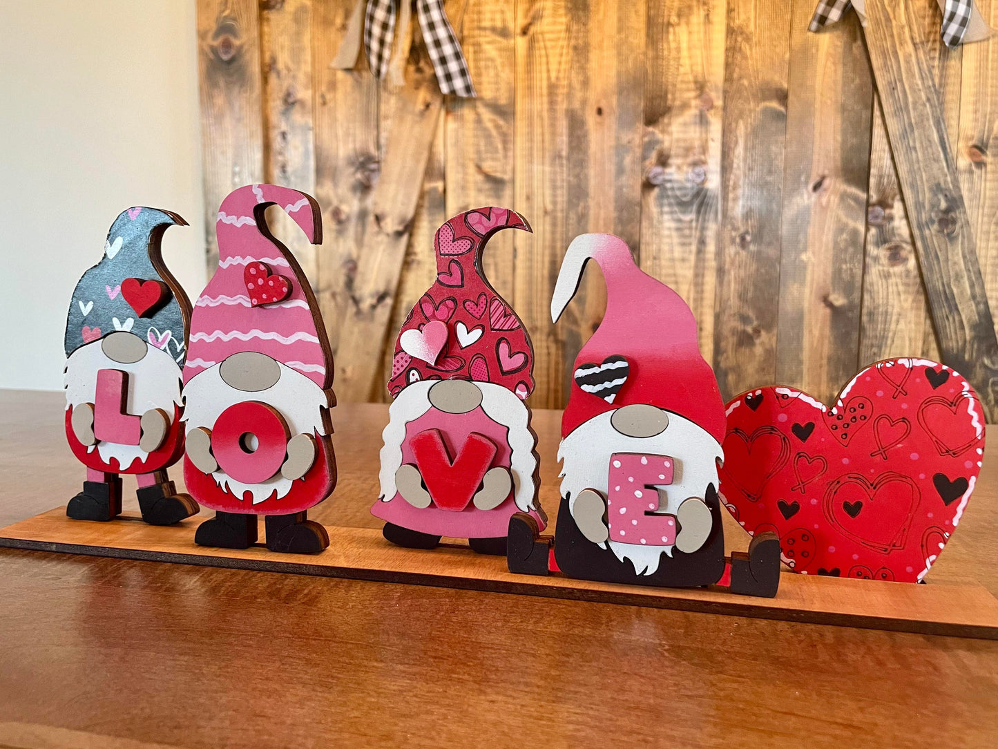 3D Standing Love Gnomes