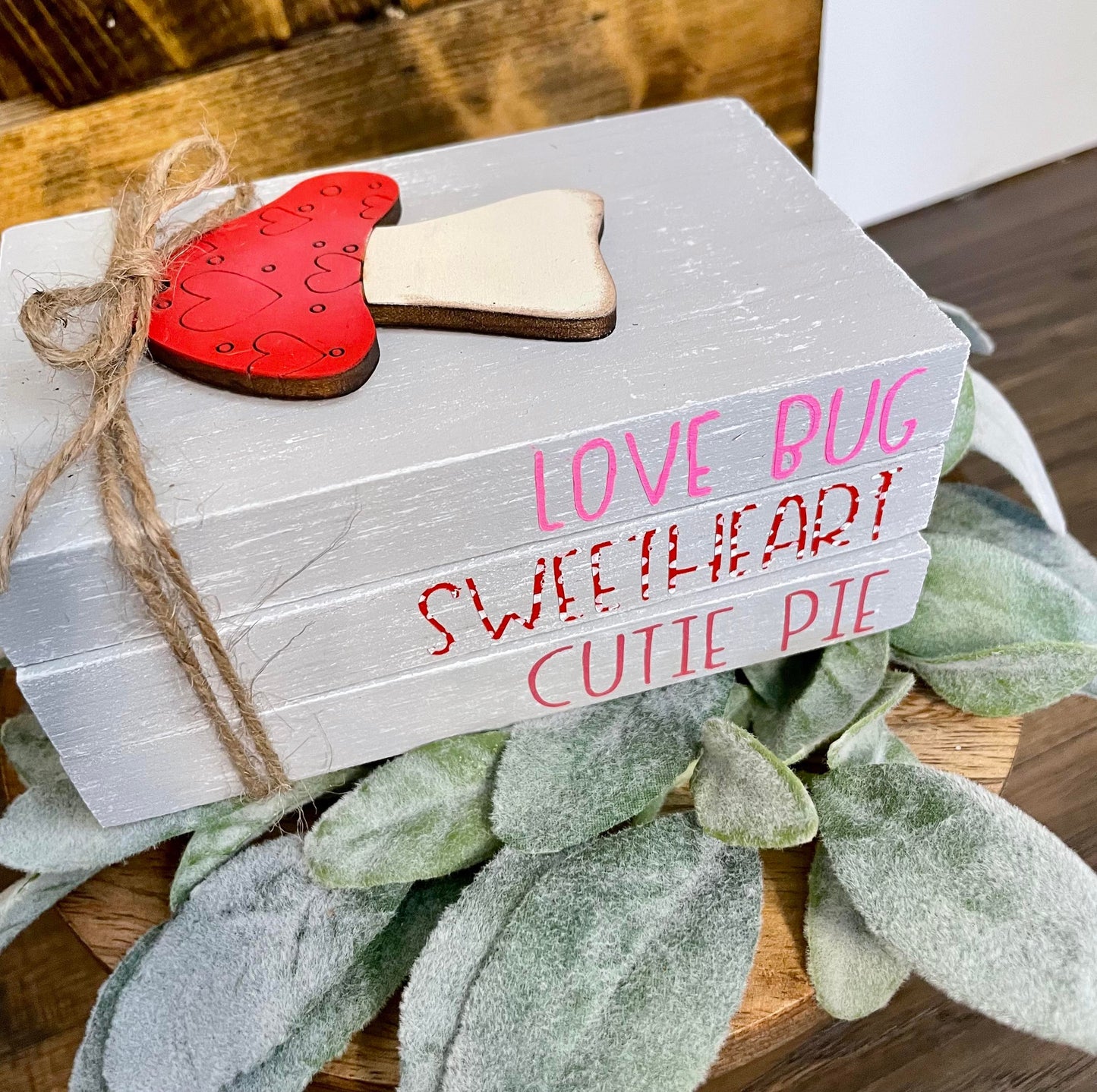 Tiered Tray Mini Book Stack - Love Bug Sweetheart Cutiepie