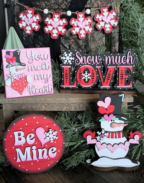 3D Tiered Tray Decor - Valentine's Day Snowman