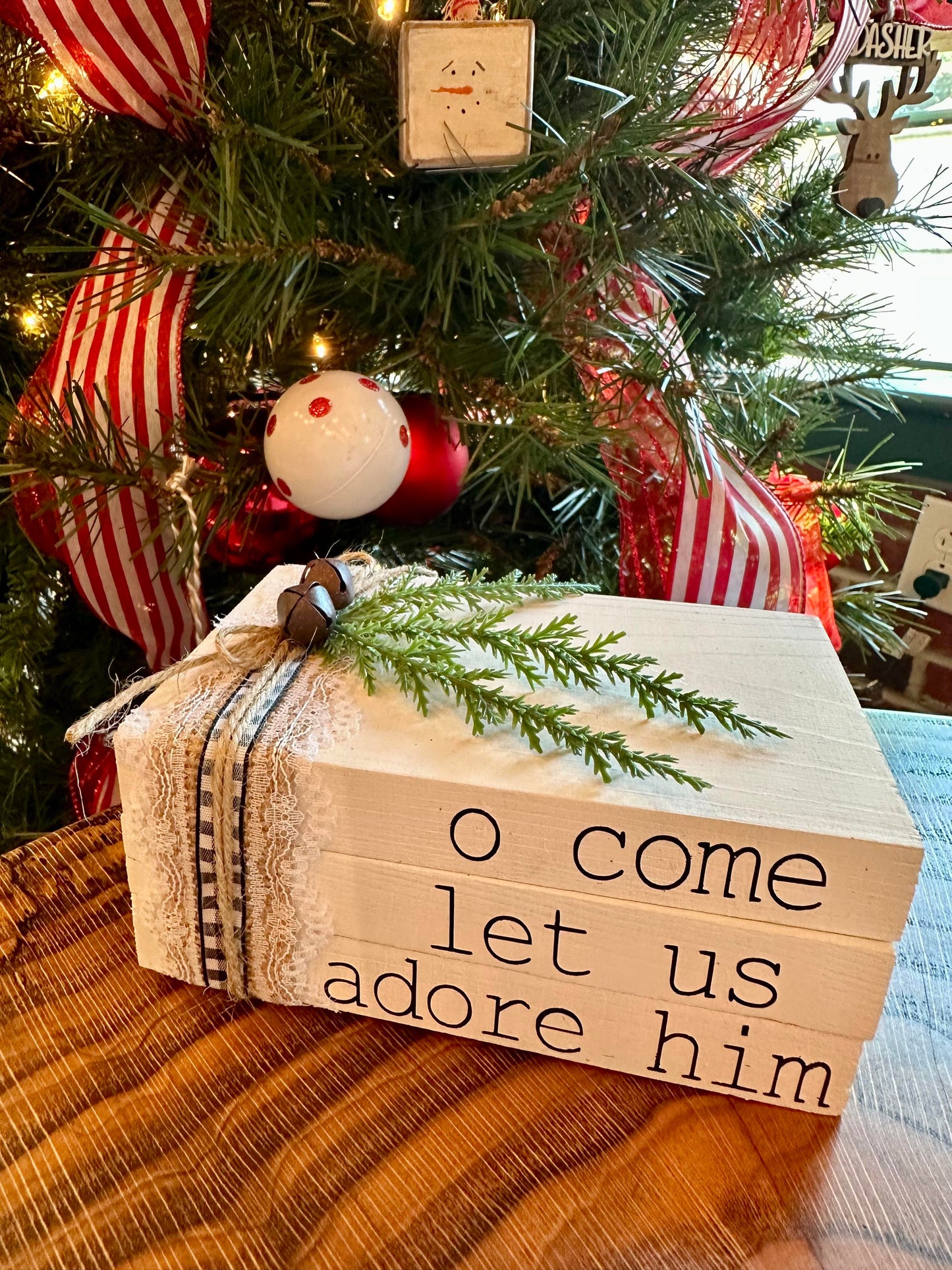 Tiered Tray Mini Book Stack - O come let us adore him