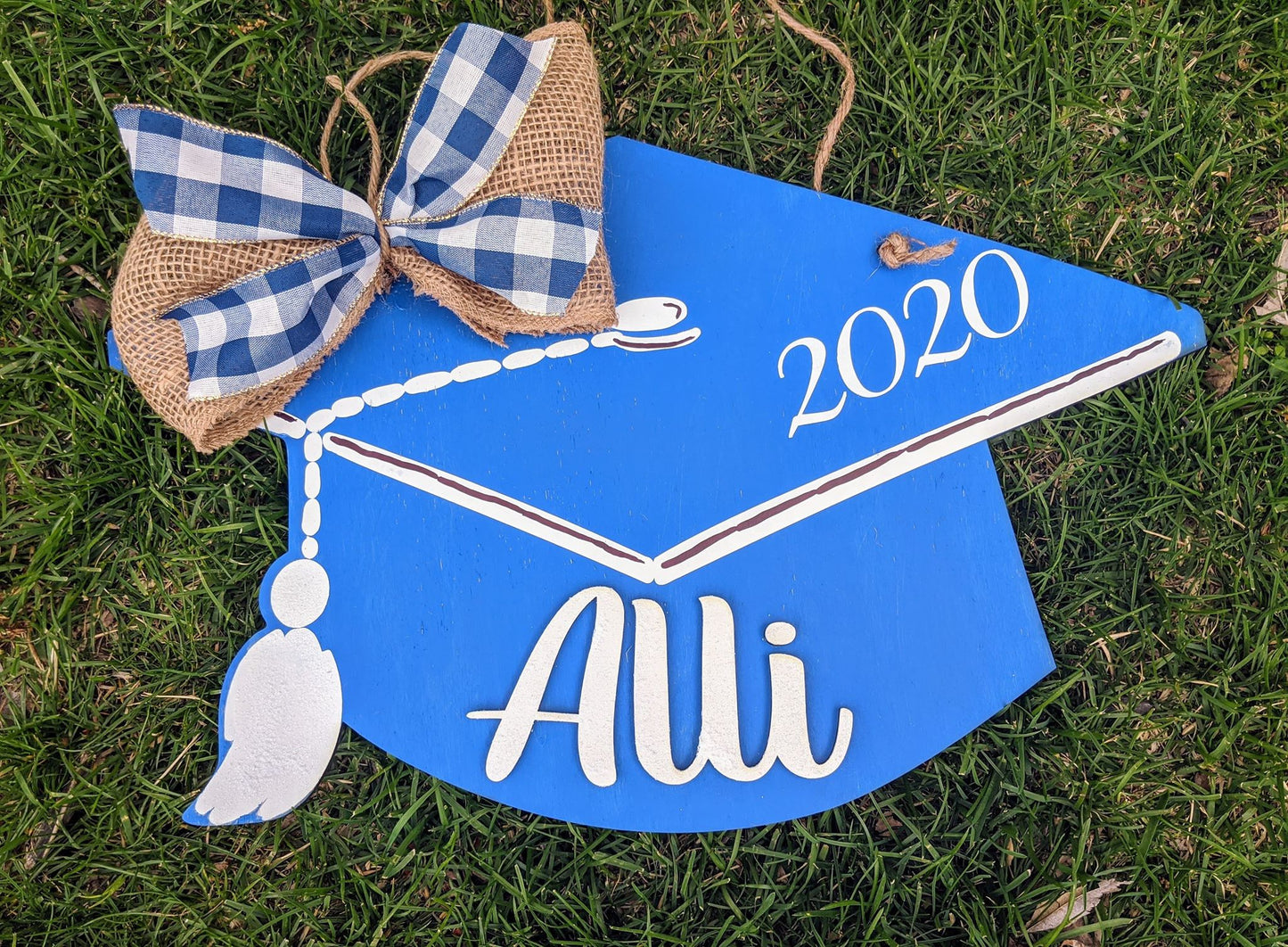 Door hanger Graduation hat with name