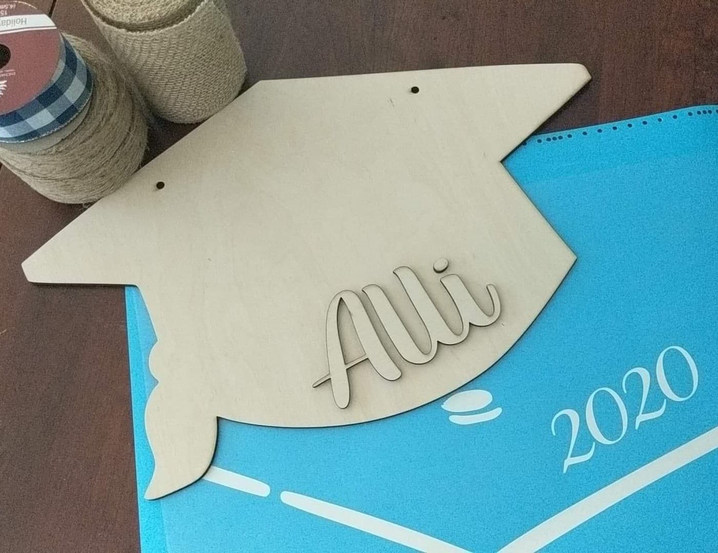 Door hanger Graduation hat with name