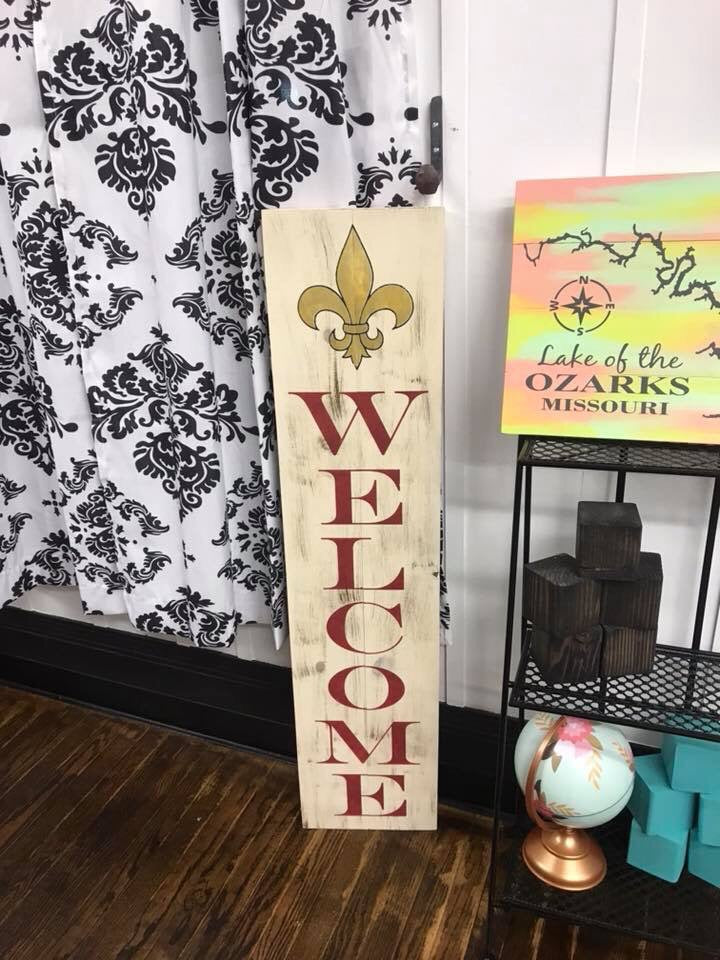 Welcome with fleur de lis