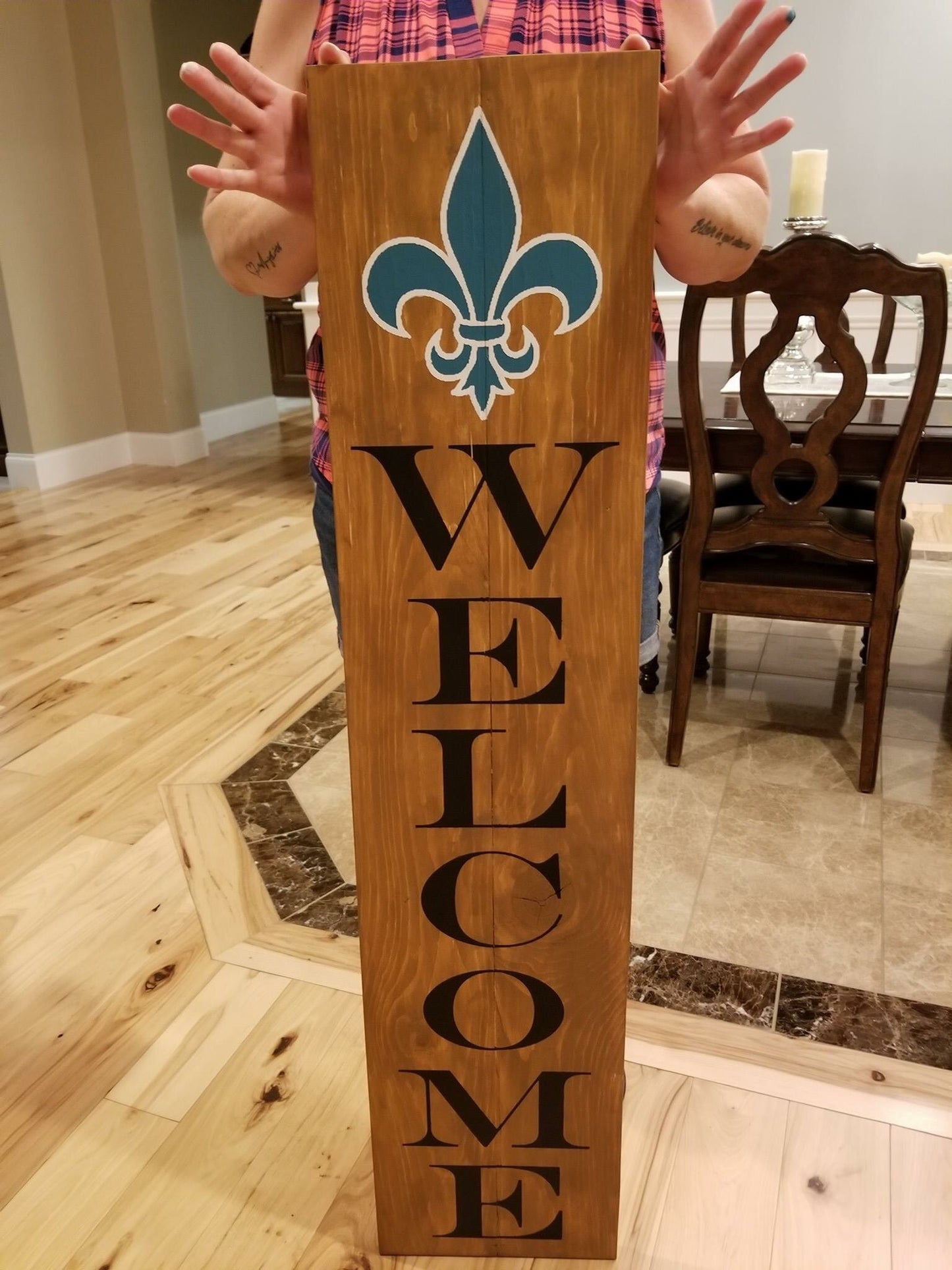 Welcome with fleur de lis