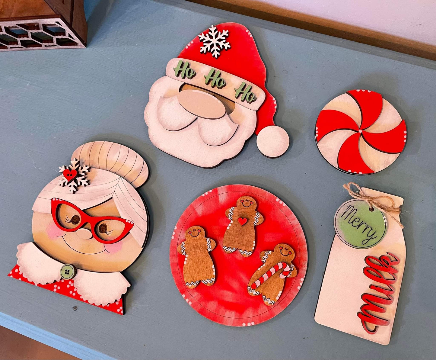 3D Tiered Tray Decor - Santa and Mrs Claus with milk, peppermint and gingerbread